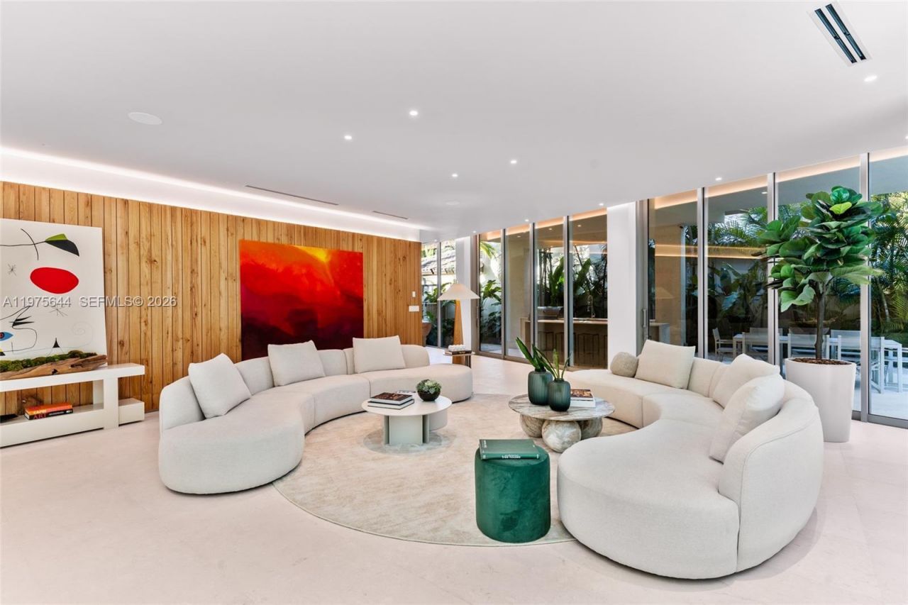 1616 Onaway Dr, Miami, FL 33133 Photo