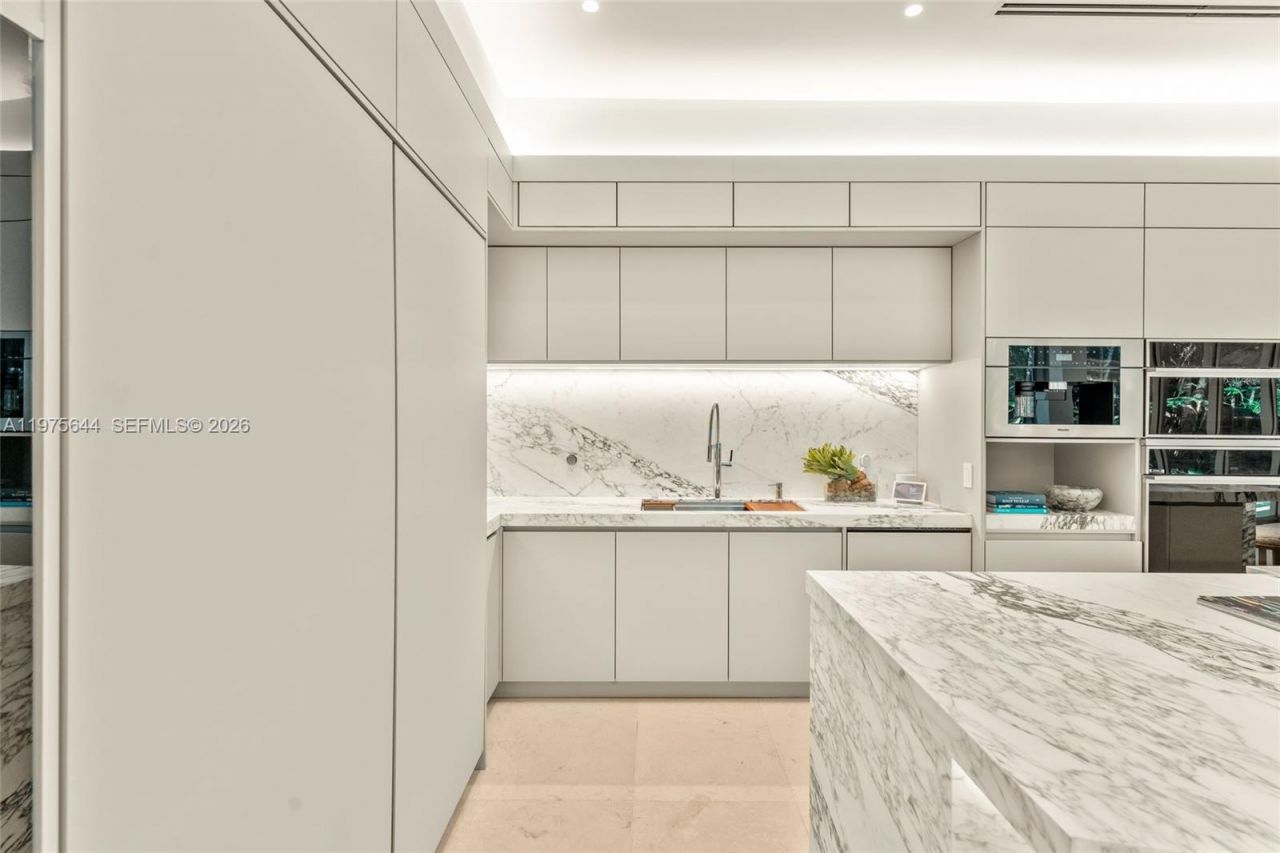 1616 Onaway Dr, Miami, FL 33133 Photo