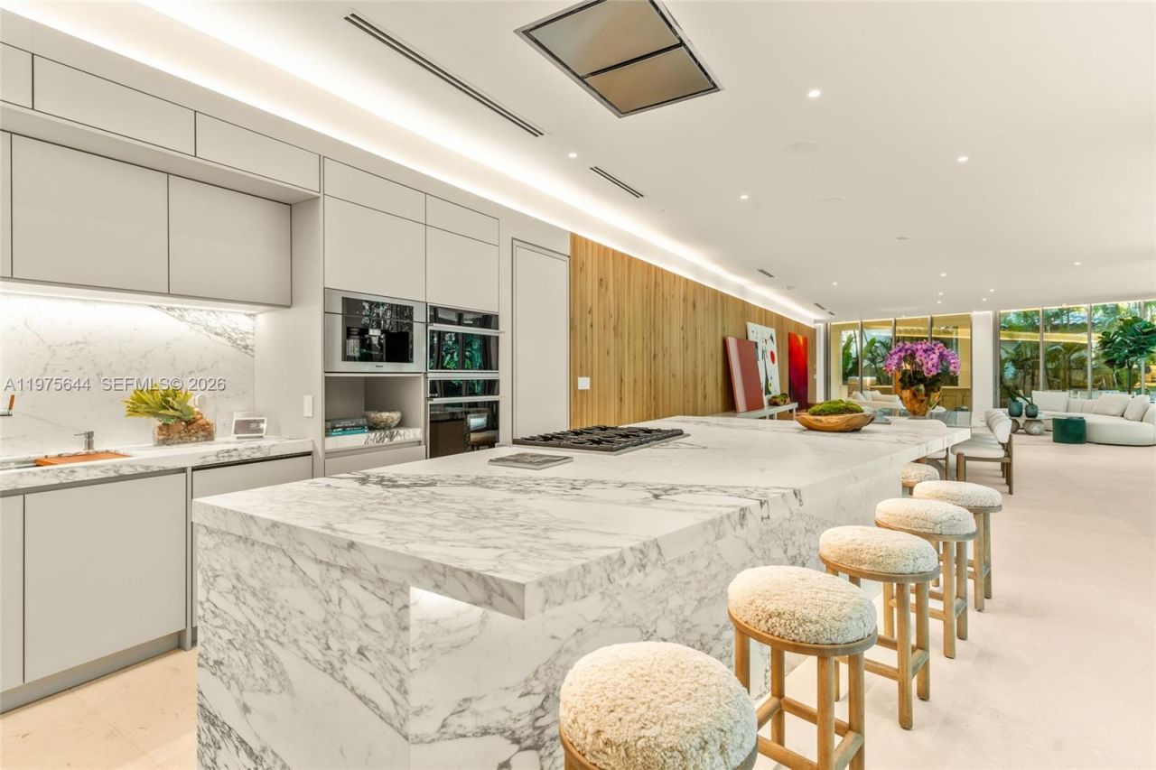 1616 Onaway Dr, Miami, FL 33133 Photo