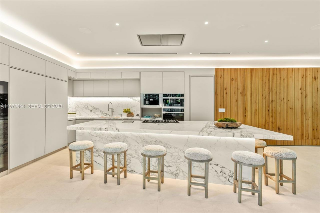 1616 Onaway Dr, Miami, FL 33133 Photo