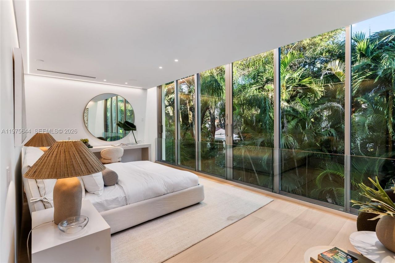 1616 Onaway Dr, Miami, FL 33133 Photo