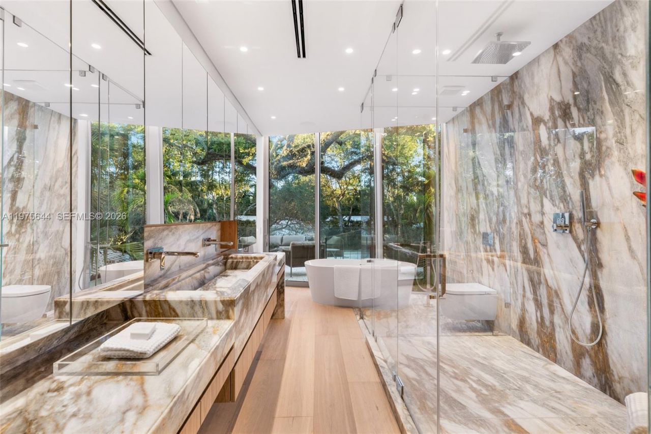 1616 Onaway Dr, Miami, FL 33133 Photo