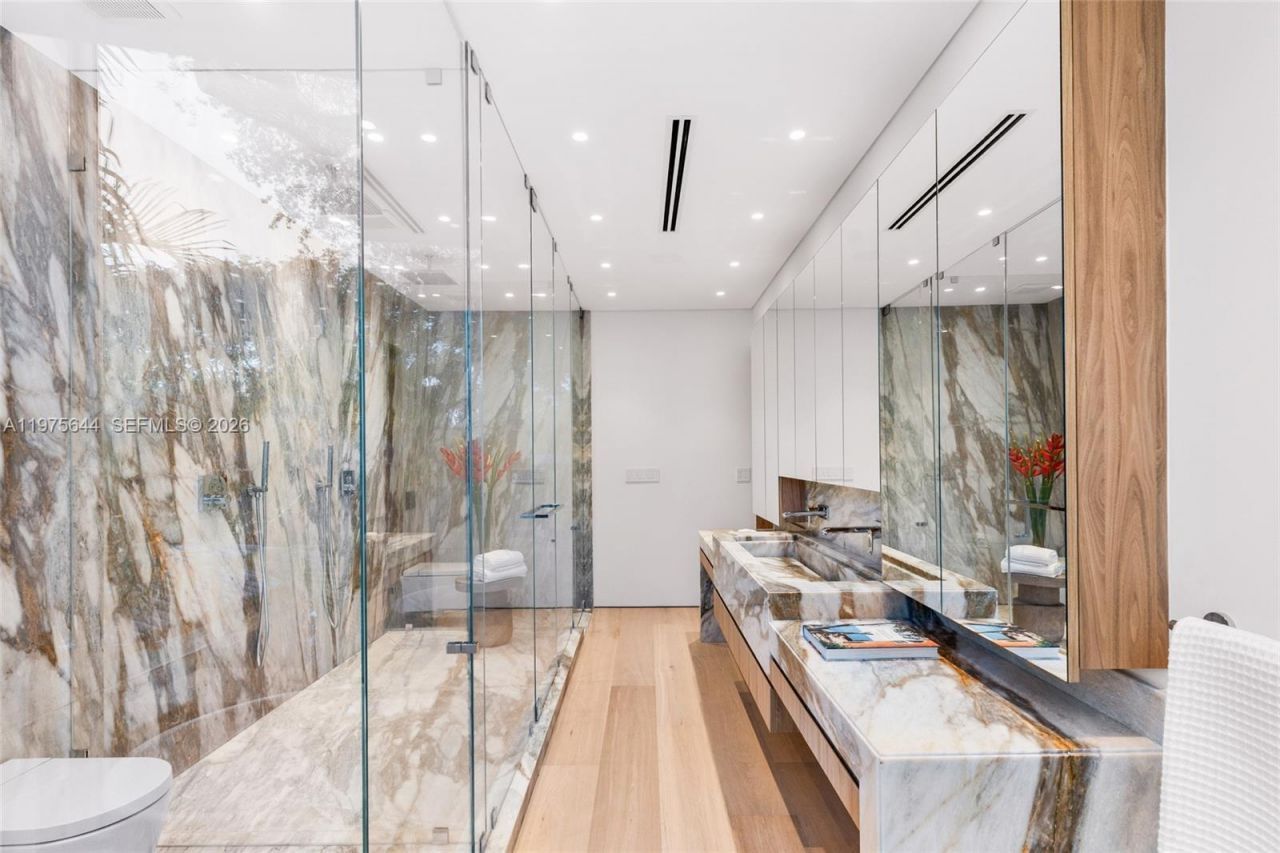 1616 Onaway Dr, Miami, FL 33133 Photo