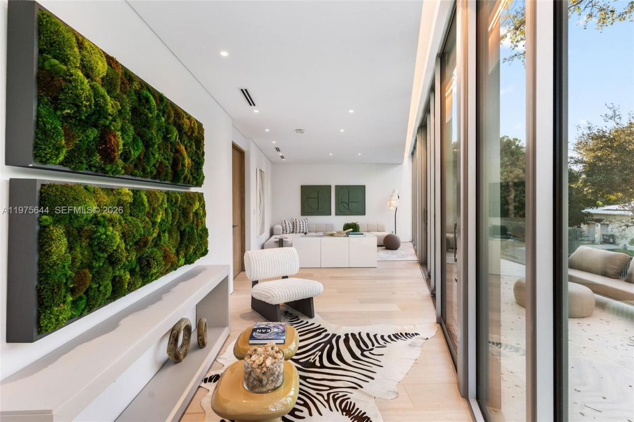 1616 Onaway Dr, Miami, FL 33133 Photo