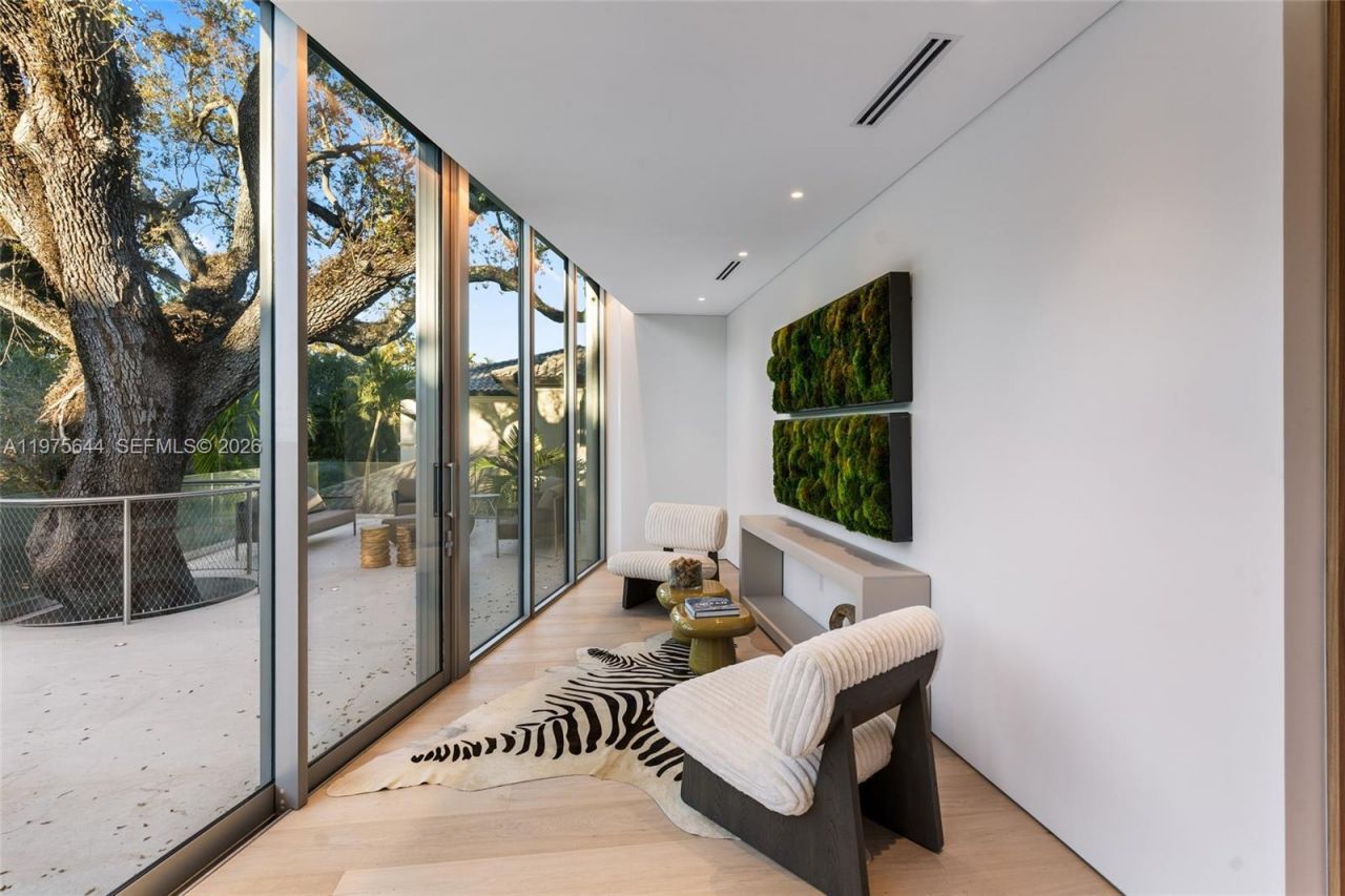 1616 Onaway Dr, Miami, FL 33133 Photo