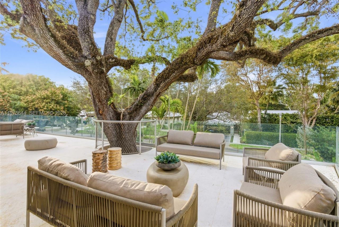 1616 Onaway Dr, Miami, FL 33133 Photo