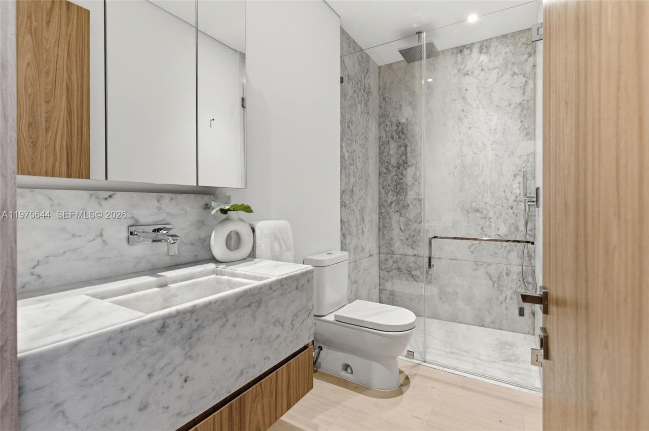 1616 Onaway Dr , Miami, FL 33133 Photo