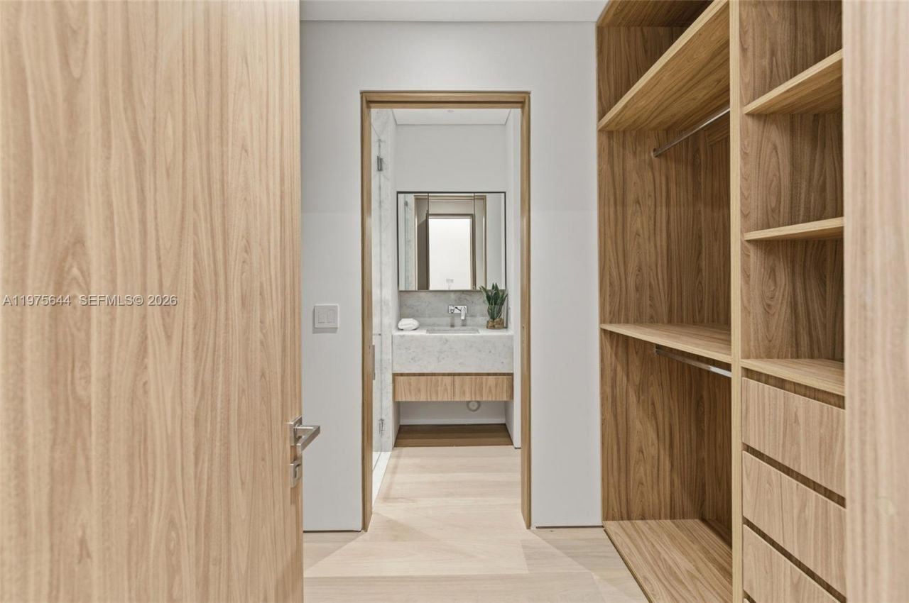 1616 Onaway Dr, Miami, FL 33133 Photo