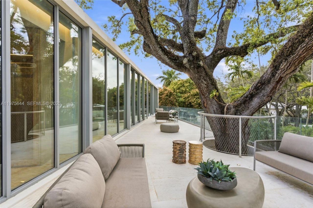 1616 Onaway Dr, Miami, FL 33133 Photo