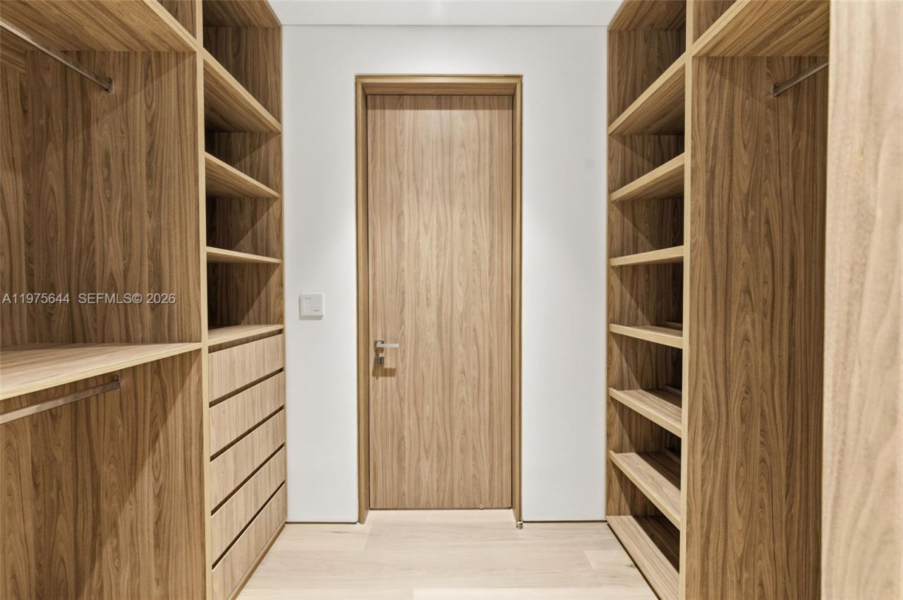 1616 Onaway Dr , Miami, FL 33133 Photo