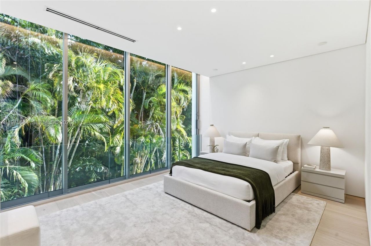 1616 Onaway Dr , Miami, FL 33133 Photo