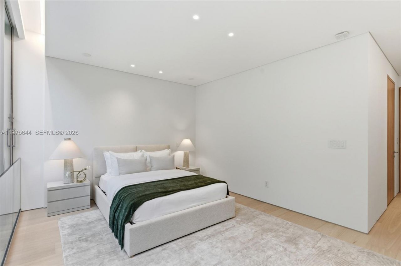 1616 Onaway Dr, Miami, FL 33133 Photo