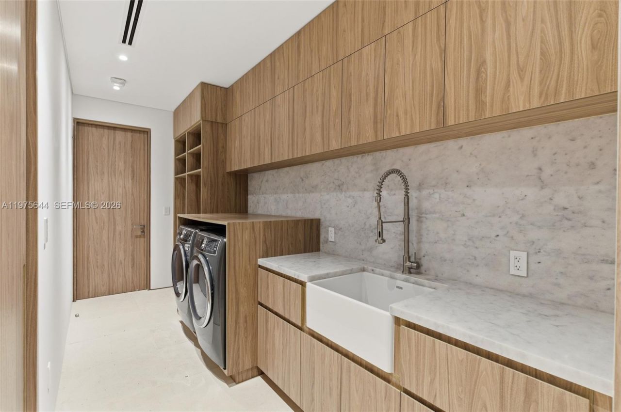 1616 Onaway Dr, Miami, FL 33133 Photo