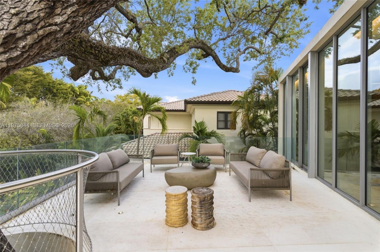 1616 Onaway Dr, Miami, FL 33133 Photo