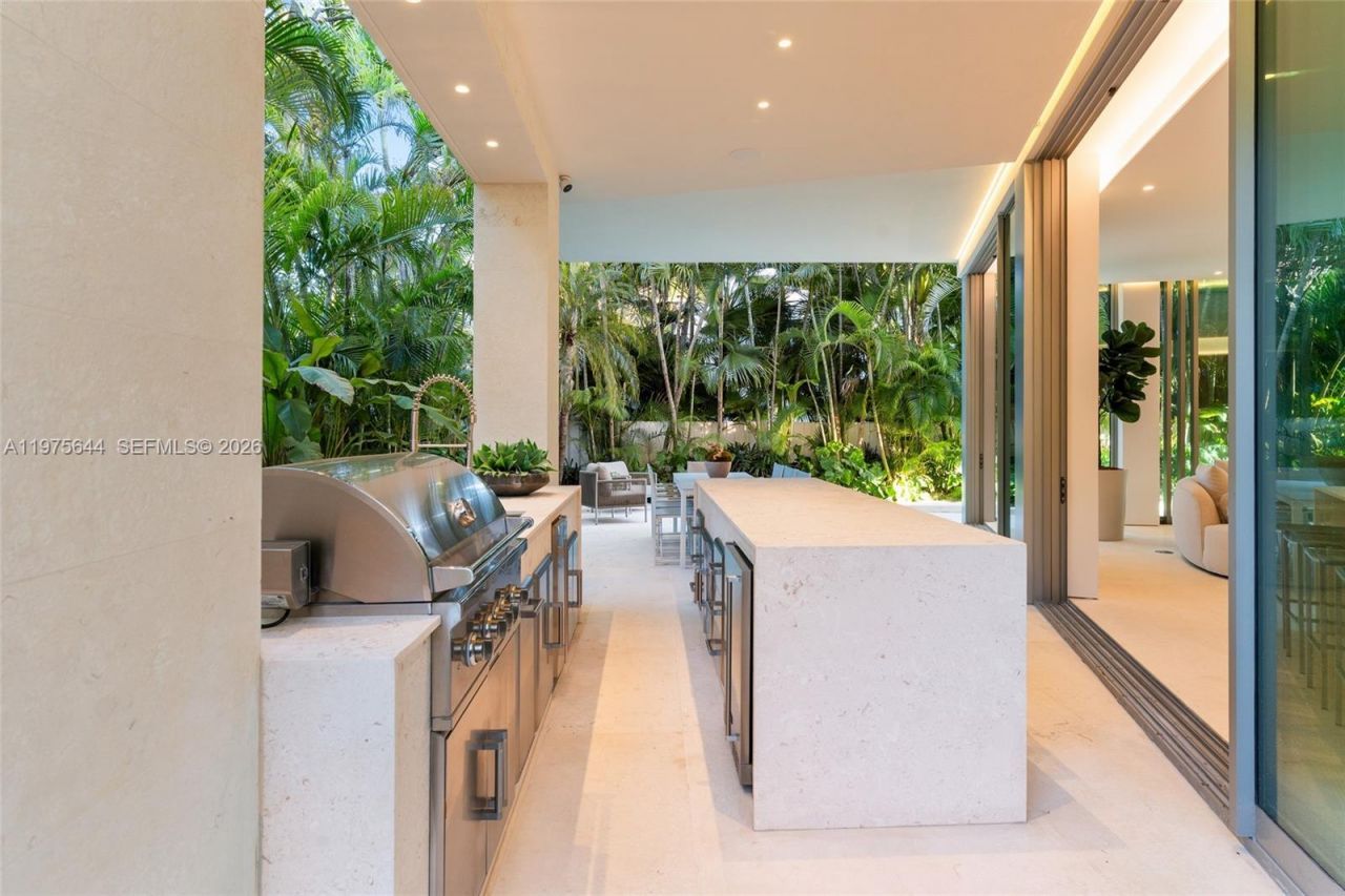 1616 Onaway Dr, Miami, FL 33133 Photo