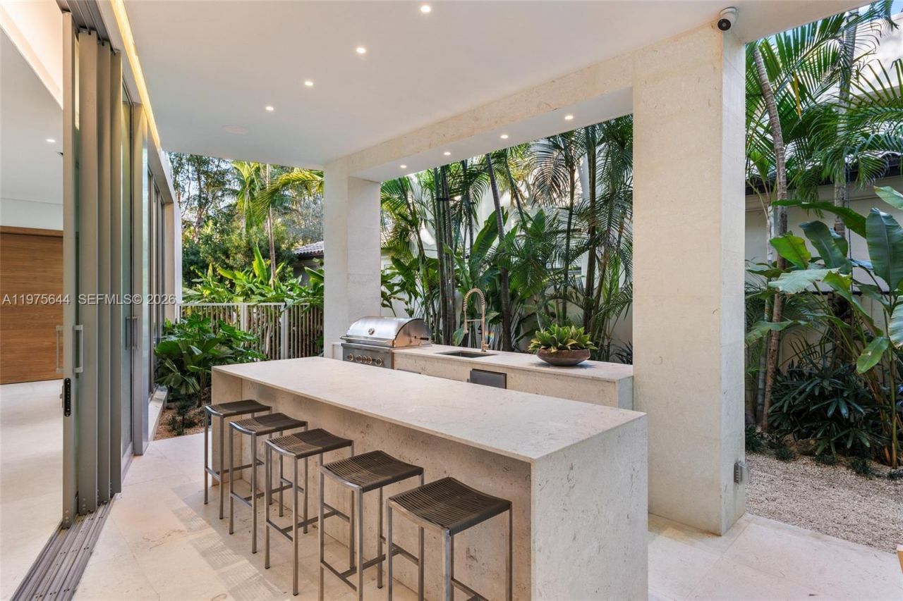 1616 Onaway Dr, Miami, FL 33133 Photo