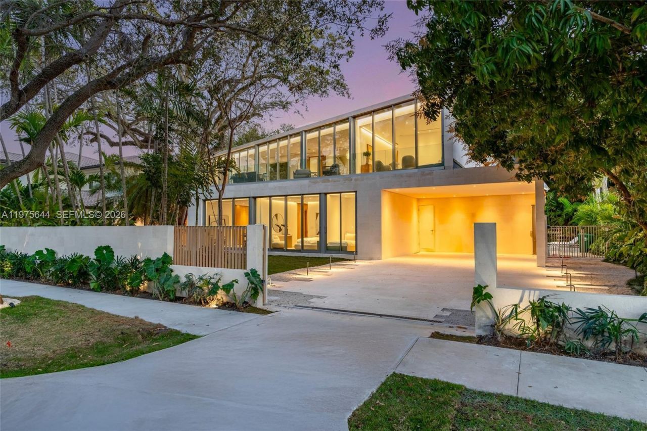 1616 Onaway Dr , Miami, FL 33133 Photo