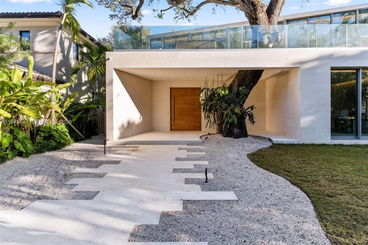 1616 Onaway Dr, Miami, FL 33133 Photo