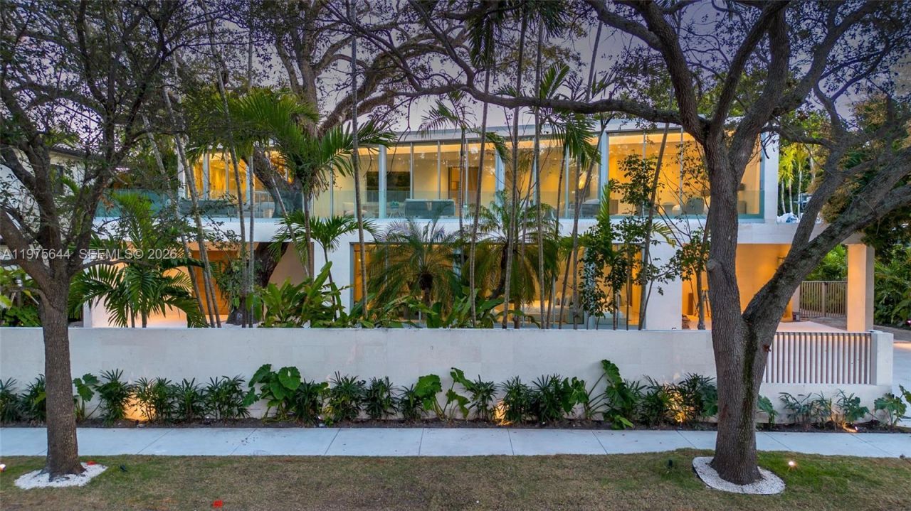 1616 Onaway Dr, Miami, FL 33133 Photo