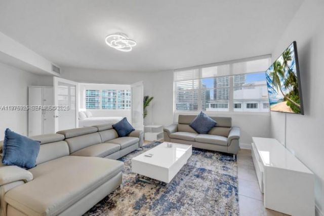 999 Brickell Bay Dr , Unit 2007, Miami, FL 33131 Photo