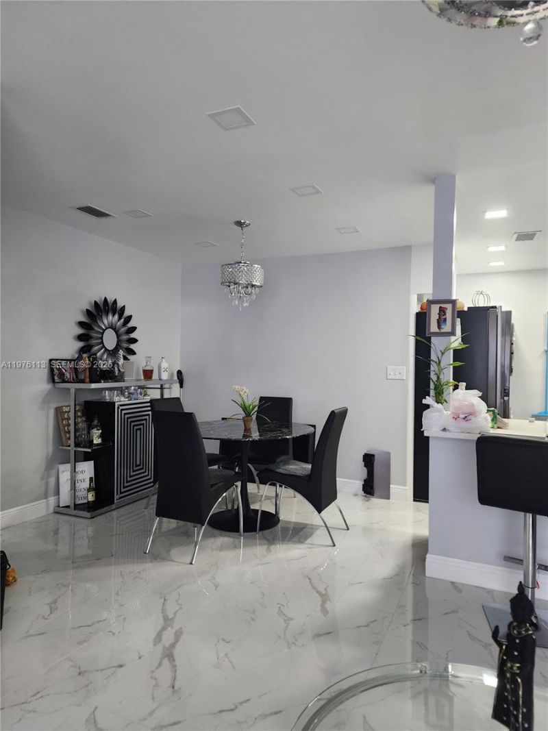 10046 Winding Lake Rd, Unit 201, Sunrise, FL 33351 Photo