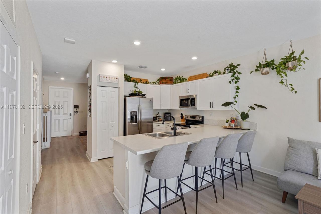 10589 W 33rd Ln , Hialeah, FL 33018 Photo