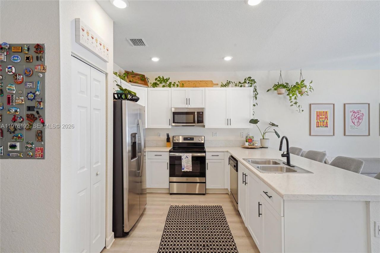 10589 W 33rd Ln , Hialeah, FL 33018 Photo