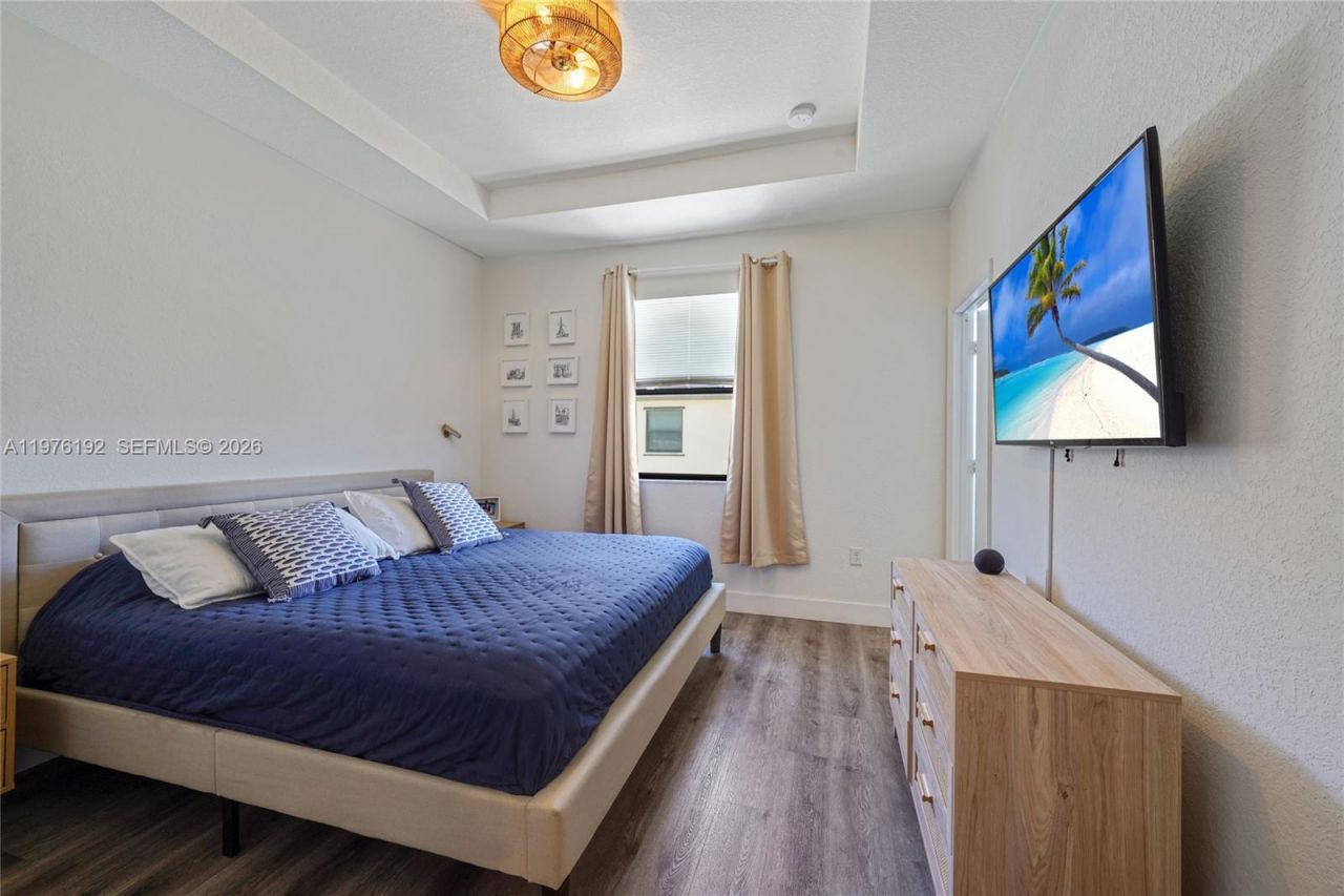 10589 W 33rd Ln , Hialeah, FL 33018 Photo