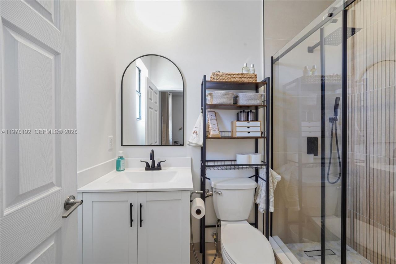 10589 W 33rd Ln , Hialeah, FL 33018 Photo