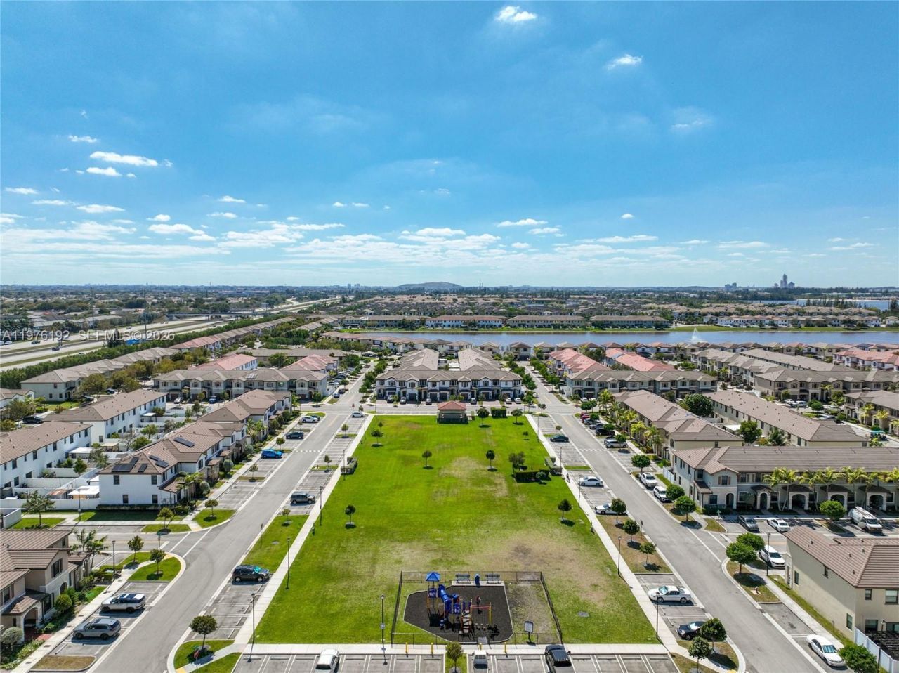 10589 W 33rd Ln , Hialeah, FL 33018 Photo