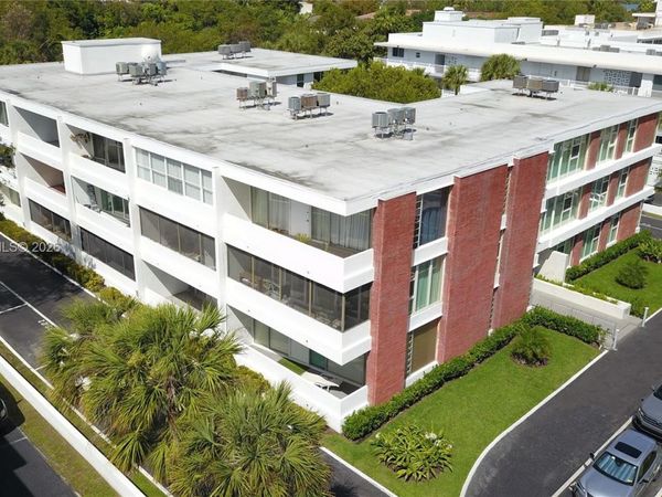 10210 Collins Ave, Unit 107, Bal Harbour, FL 33154