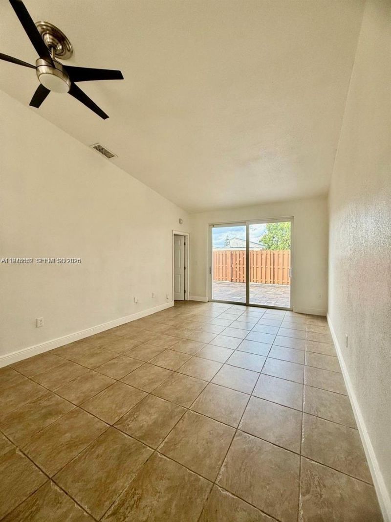 6751 NW 193rd Ln , Unit 6751, Hialeah, FL 33015 Photo