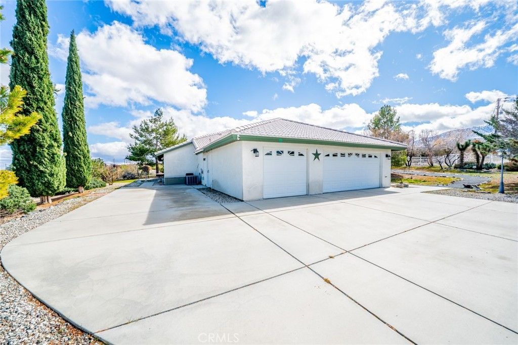 924 Juniper, Pinon Hills, CA 92372 Main Photo