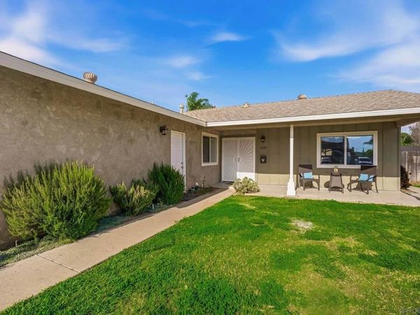 1030 Daisy St, Escondido, CA 92027
