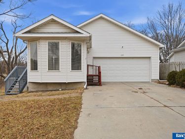 1557 SW 11Th Place , Lincoln, NE 68522