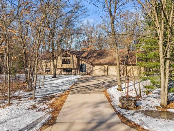 5570 APPLEWOOD COURT, Stevens Point, WI 54482
