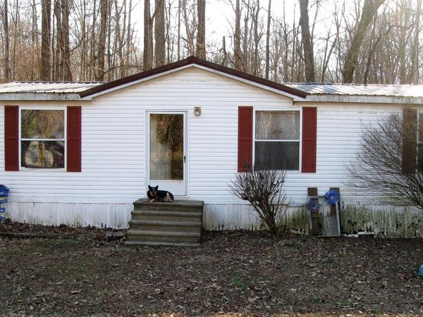 339 Bassett Boulevard , Elizabethtown, IL 62931