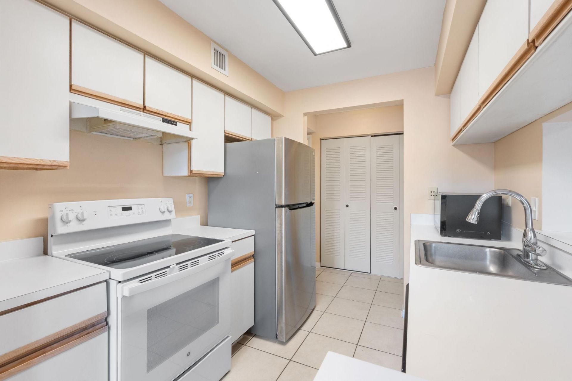 9977 Westview Drive, Unit 122, Coral Springs, FL 33076 Photo