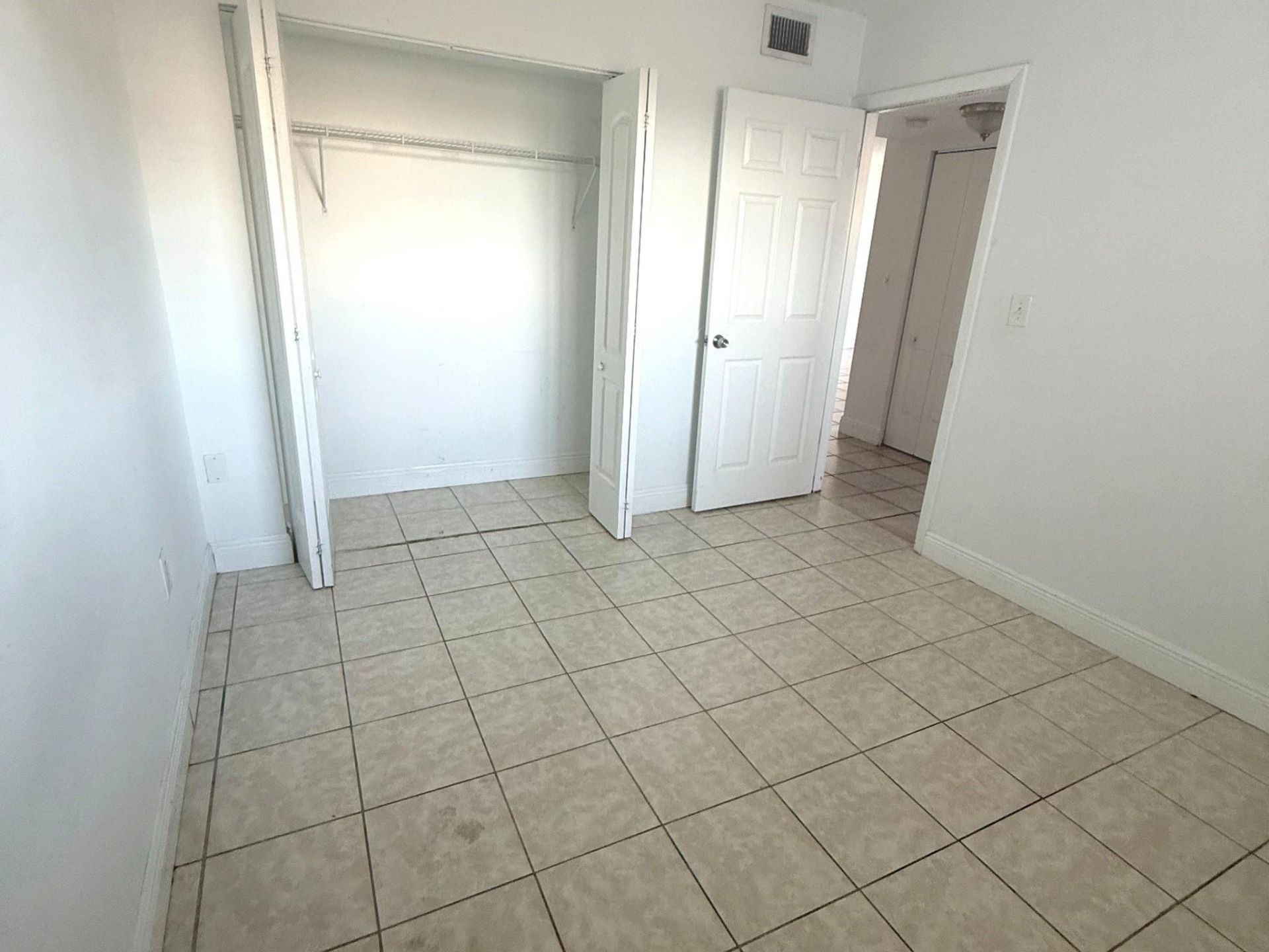 8075 NW 7th Street, Unit 402, Miami, FL 33126 Photo