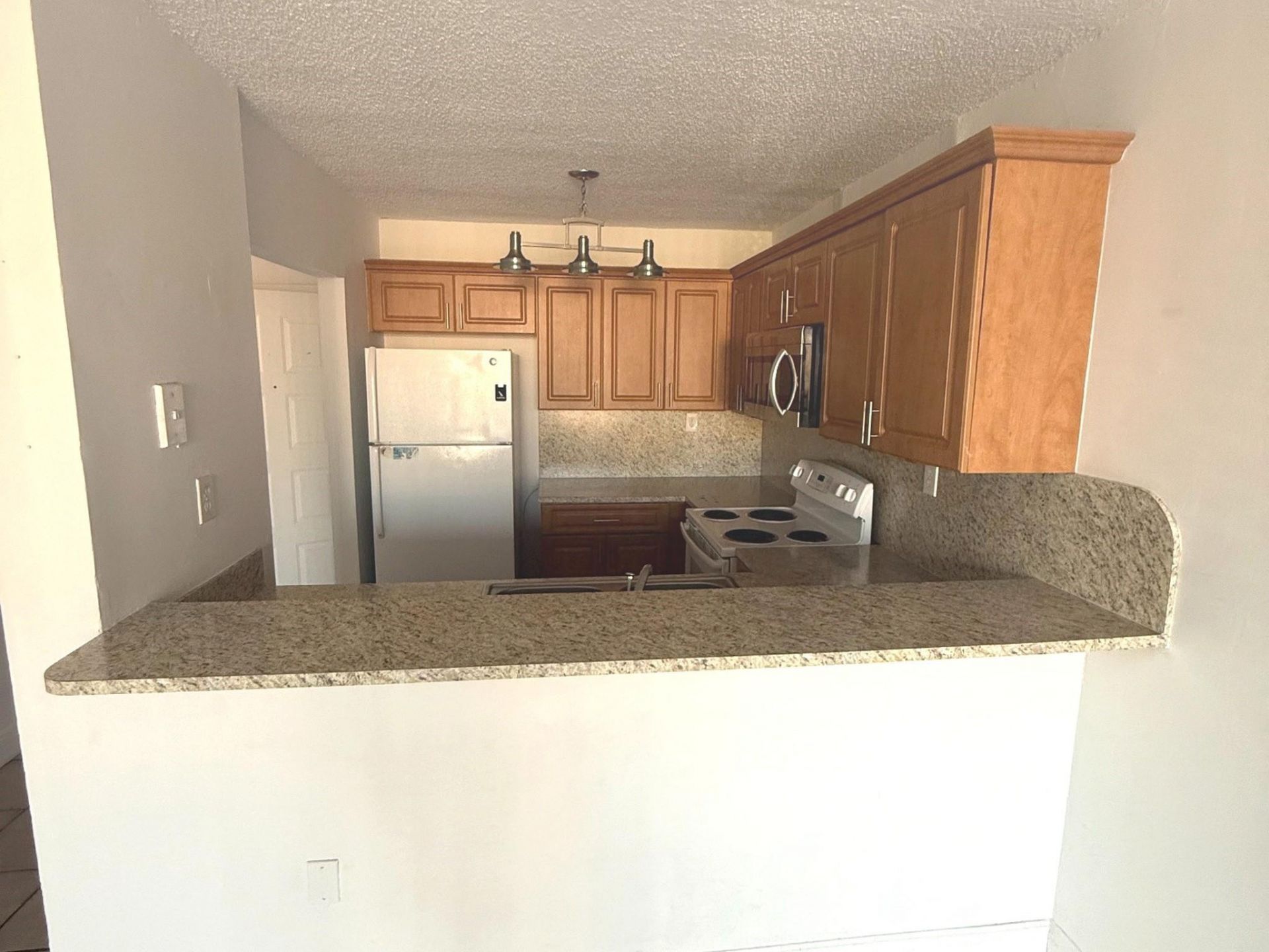 8075 NW 7th Street, Unit 402, Miami, FL 33126 Photo