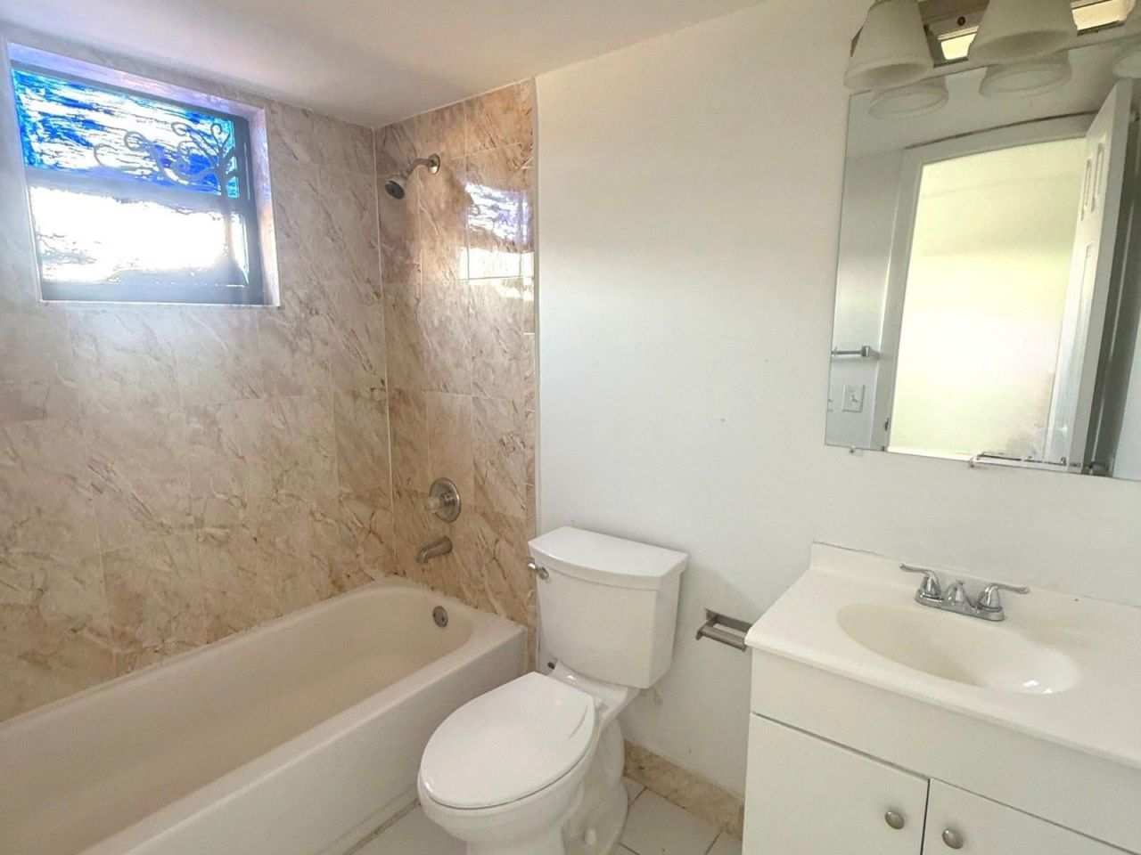 8075 NW 7th Street, Unit 402, Miami, FL 33126 Photo