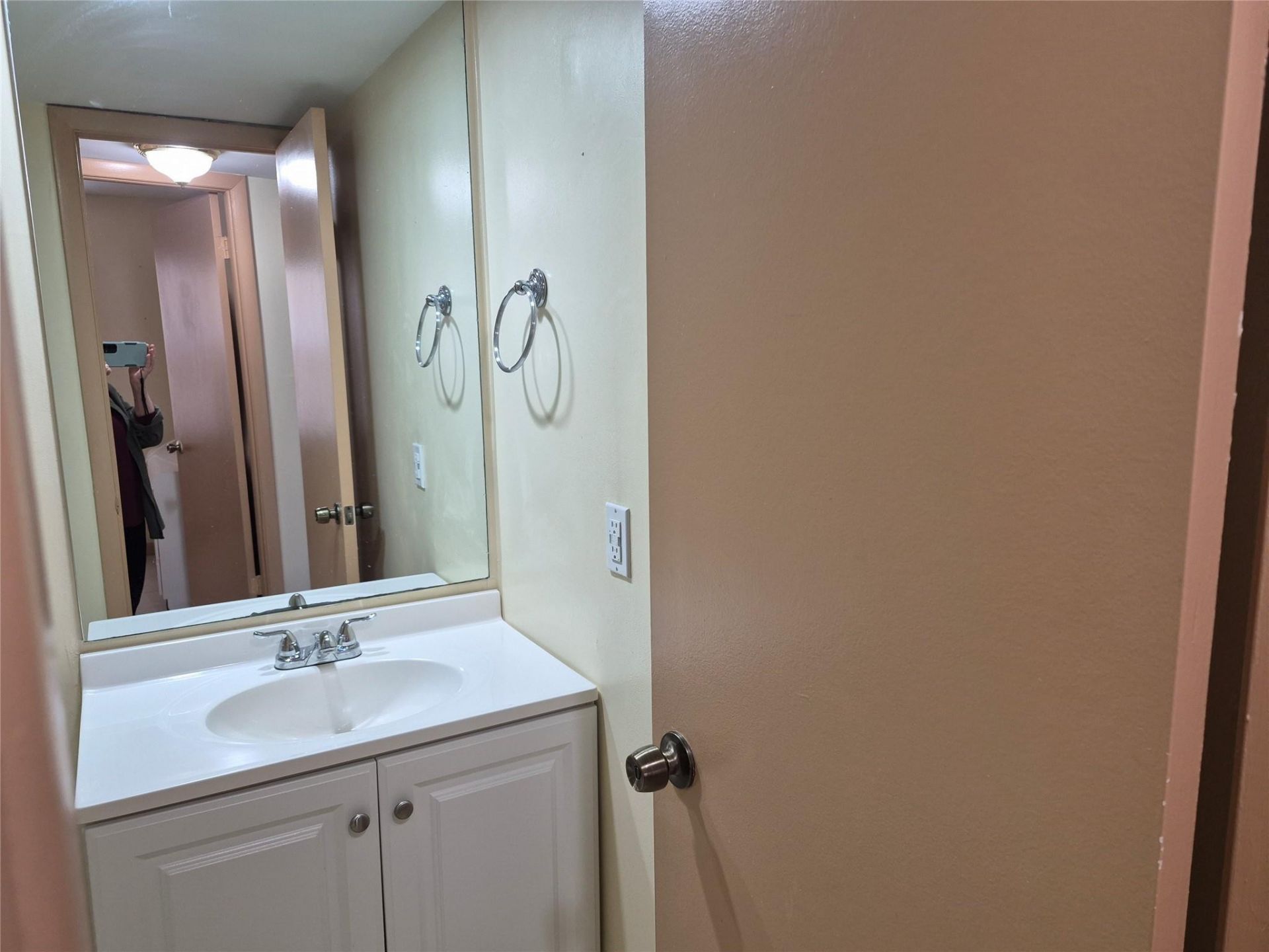 8891 Sunrise Lakes Boulevard, Unit 111, Sunrise, FL 33322 Photo