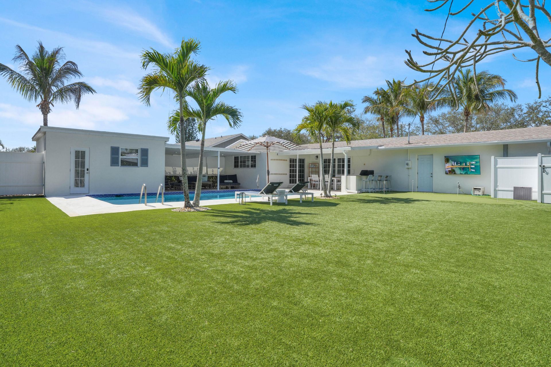 19256 Country Club Drive, Jupiter, FL 33469 Photo