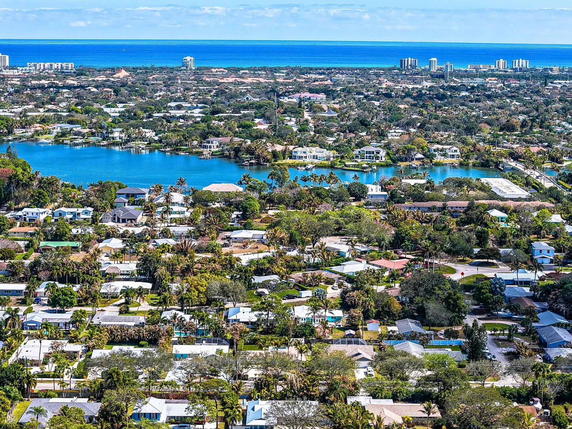 19256 Country Club Drive, Jupiter, FL 33469 Photo