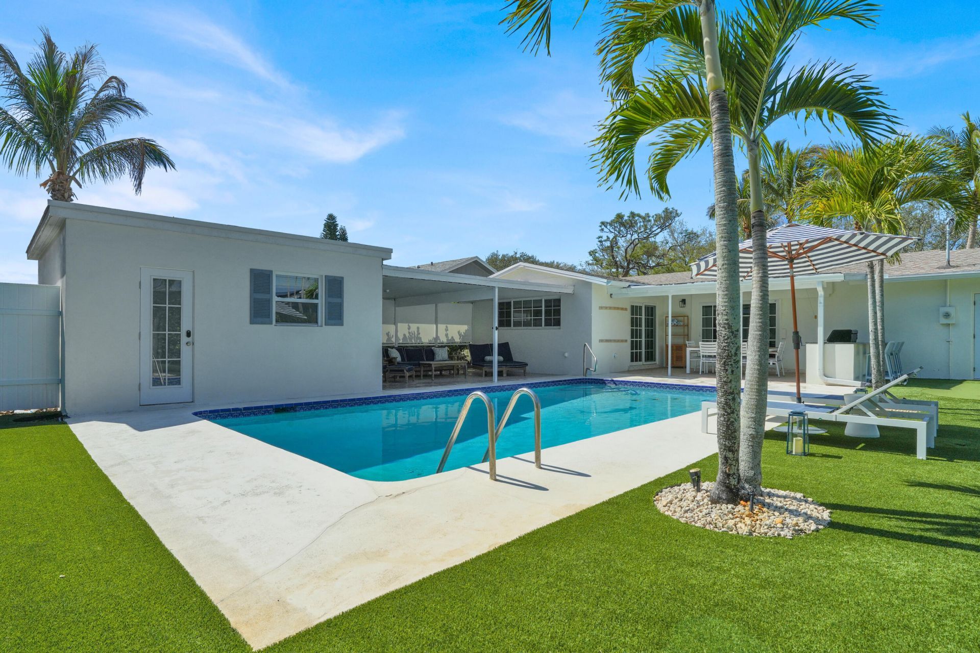 19256 Country Club Drive, Jupiter, FL 33469 Photo