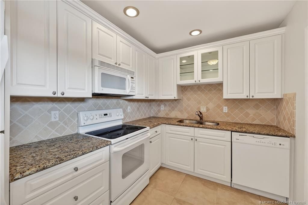 16 SE Turtle Creek Drive, Unit E, Jupiter, FL 33469 Photo