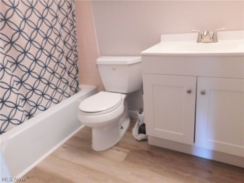 3080 N River Road, Unit J5, Warren, OH 44483 Photo 12