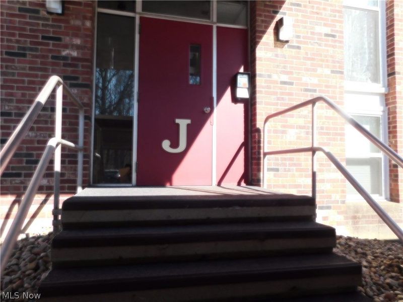 3080 N River Road, Unit J5, Warren, OH 44483 Photo 4