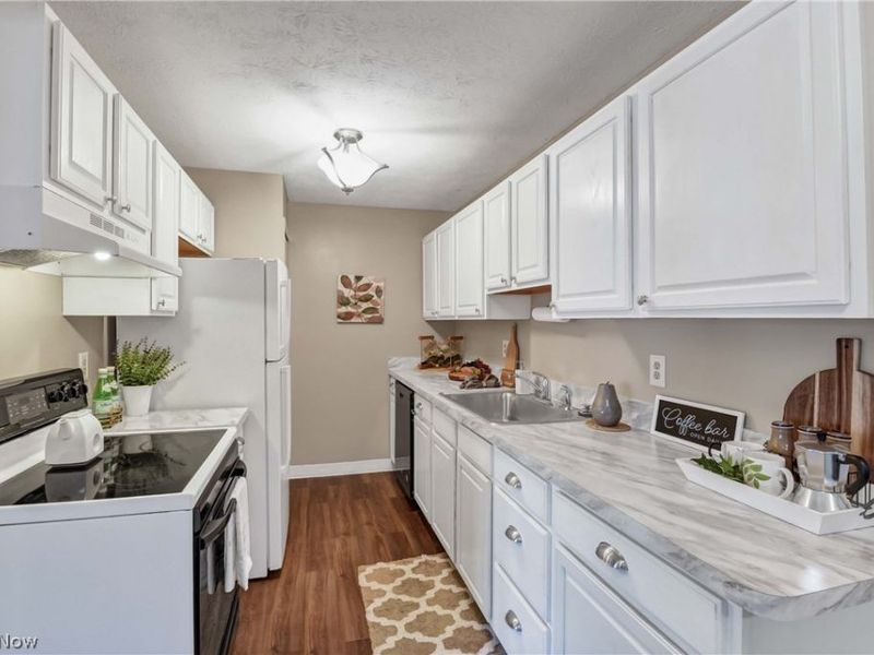 26179 Raintree Boulevard , Unit D8, Olmsted Falls, OH 44138 Photo 13