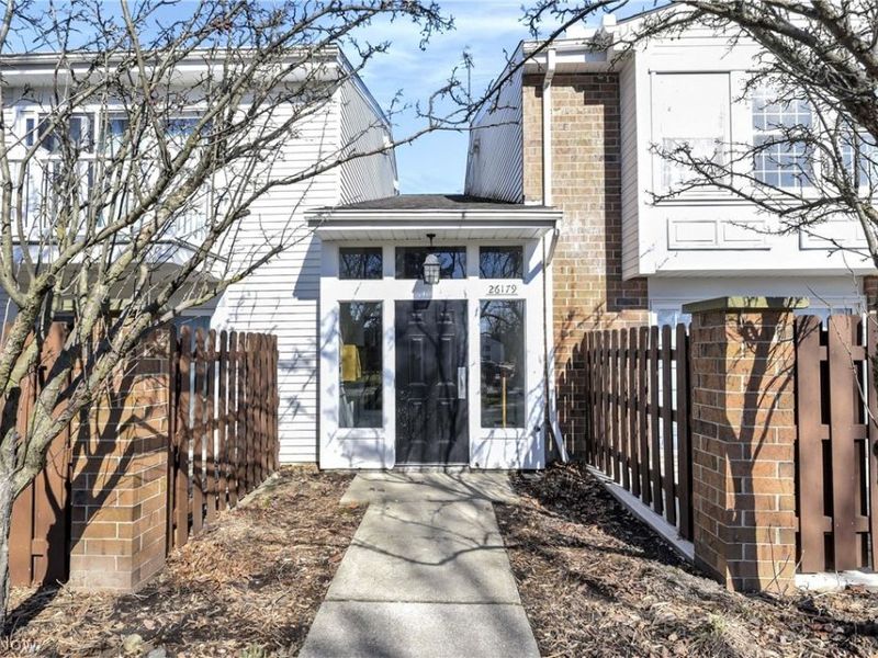 26179 Raintree Boulevard , Unit D8, Olmsted Falls, OH 44138 Photo 2